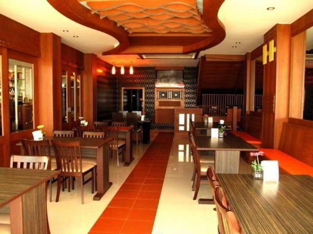 Triple Rund Place Hotel Patong Exteriör bild