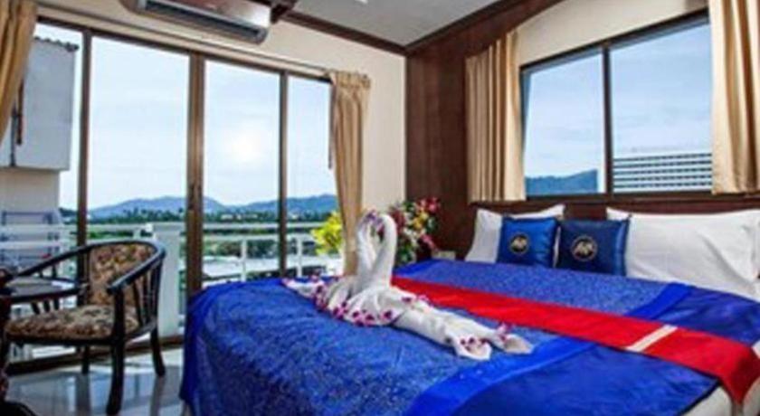 Triple Rund Place Hotel Patong Exteriör bild